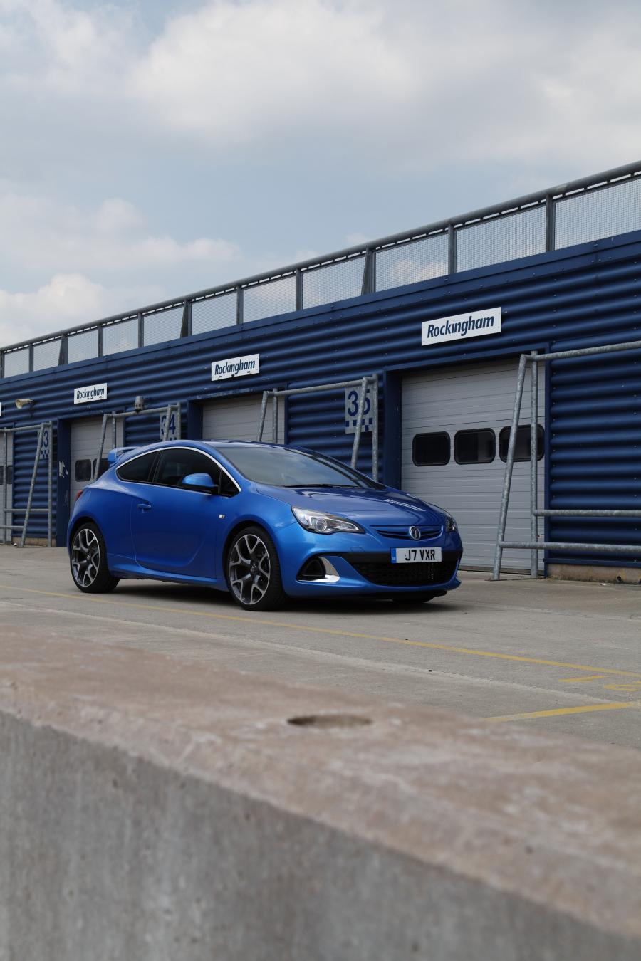  Vauxhall Astra VXR 2012 года  (фото 53 из 274)